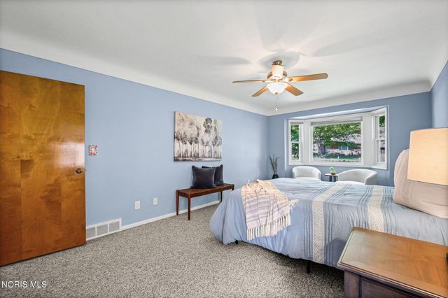 2806 Meadowwood Drive, Toledo, OH 43606