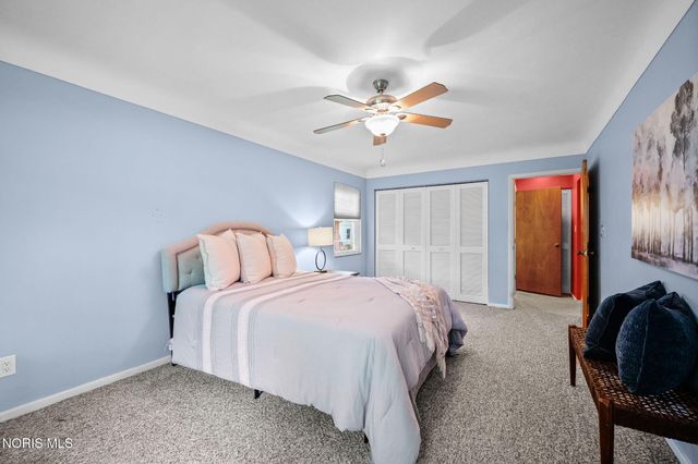 2806 Meadowwood Drive, Toledo, OH 43606