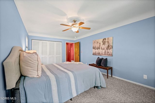 2806 Meadowwood Drive, Toledo, OH 43606