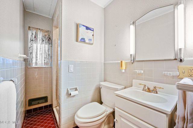 2806 Meadowwood Drive, Toledo, OH 43606