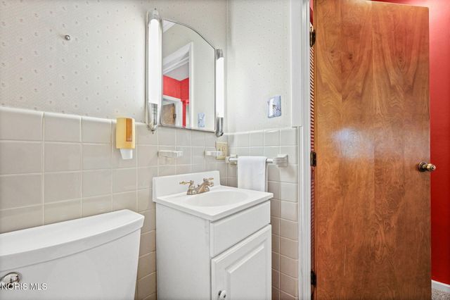2806 Meadowwood Drive, Toledo, OH 43606