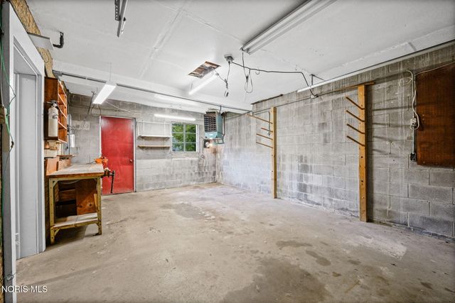 2806 Meadowwood Drive, Toledo, OH 43606