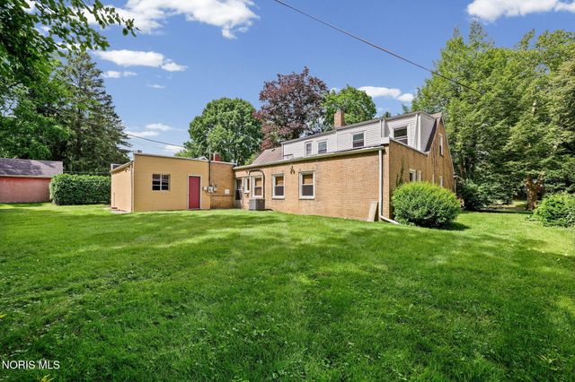 2806 Meadowwood Drive, Toledo, OH 43606