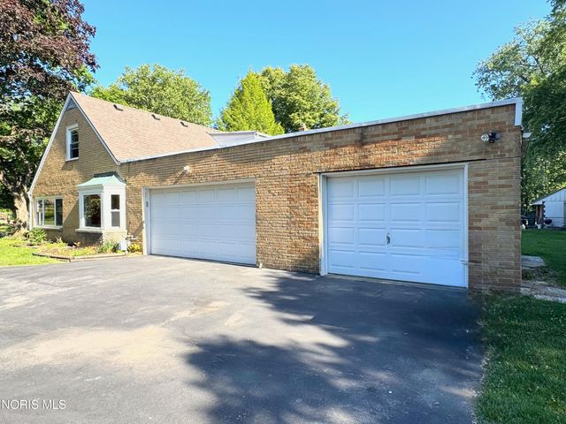 2806 Meadowwood Drive, Toledo, OH 43606