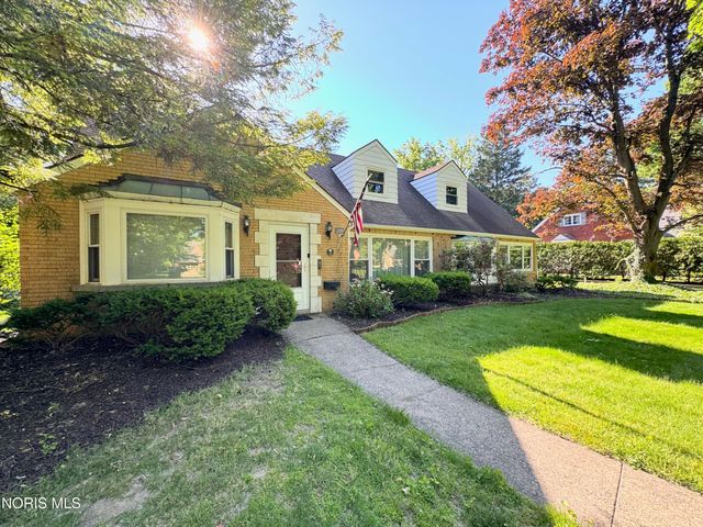 2806 Meadowwood Drive, Toledo, OH 43606