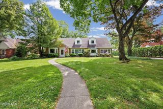 2806 Meadowwood Drive, Toledo, OH 43606