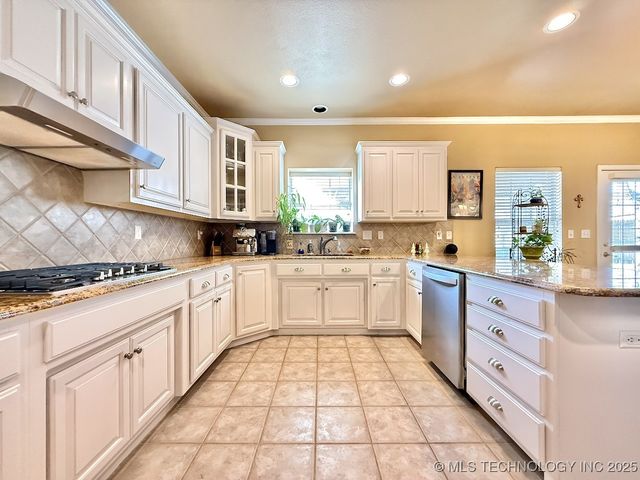 9524 S 87TH East Avenue, Tulsa, OK 74133