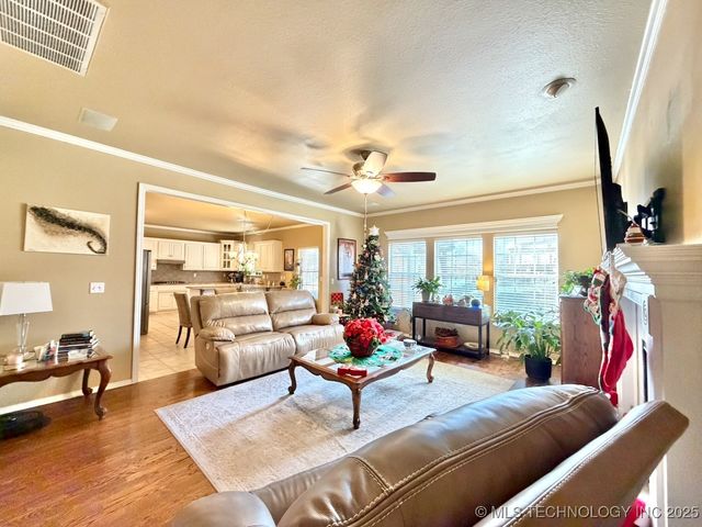 9524 S 87TH East Avenue, Tulsa, OK 74133