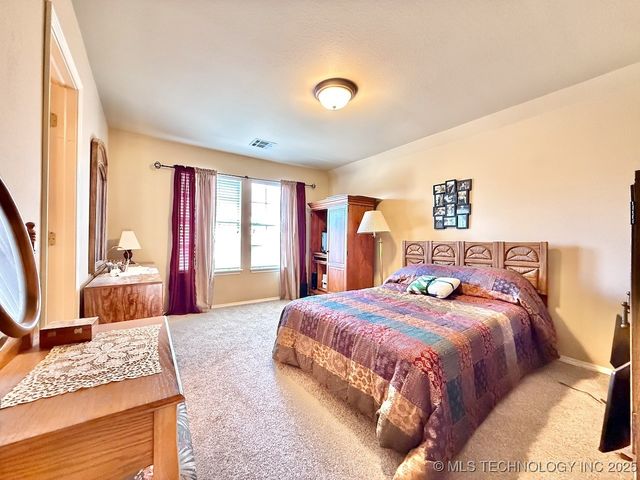 9524 S 87TH East Avenue, Tulsa, OK 74133