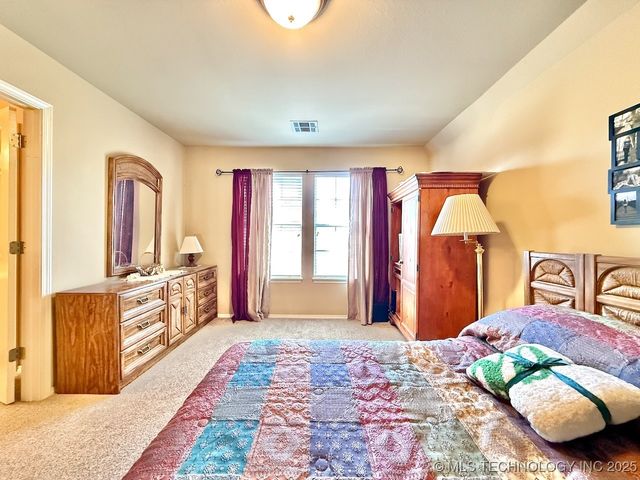 9524 S 87TH East Avenue, Tulsa, OK 74133