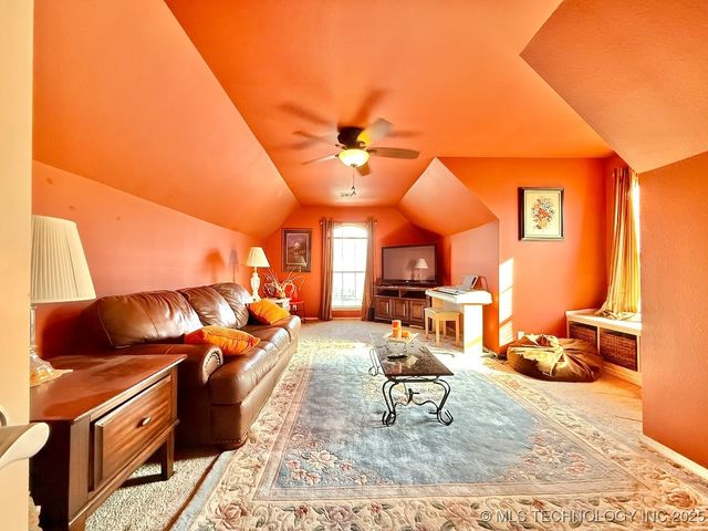 9524 S 87TH East Avenue, Tulsa, OK 74133