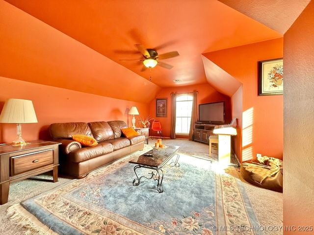 9524 S 87TH East Avenue, Tulsa, OK 74133