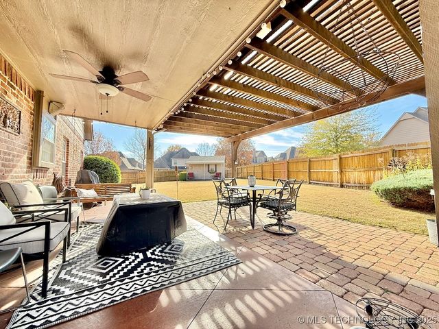 9524 S 87TH East Avenue, Tulsa, OK 74133