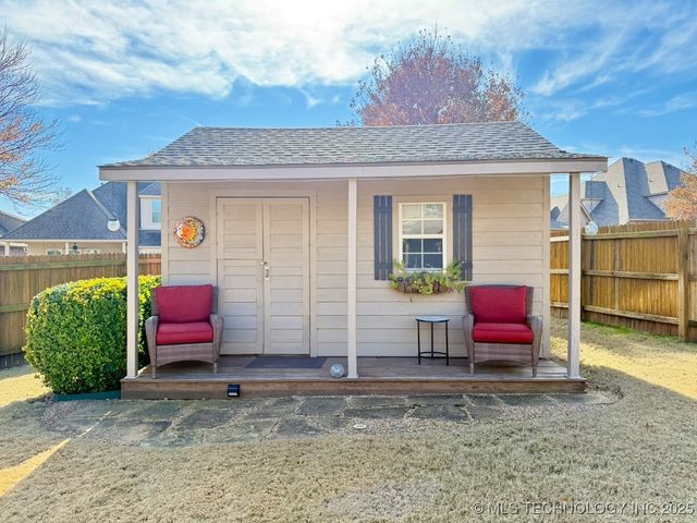 9524 S 87TH East Avenue, Tulsa, OK 74133