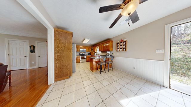 2563 Schoolhouse Hill Road, Mt Vernon, KY 40456