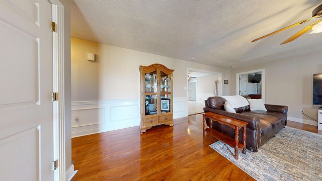 2563 Schoolhouse Hill Road, Mt Vernon, KY 40456