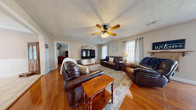 2563 Schoolhouse Hill Road, Mt Vernon, KY 40456