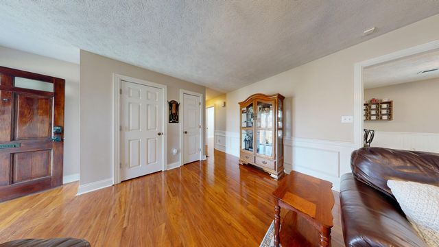 2563 Schoolhouse Hill Road, Mt Vernon, KY 40456