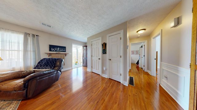 2563 Schoolhouse Hill Road, Mt Vernon, KY 40456