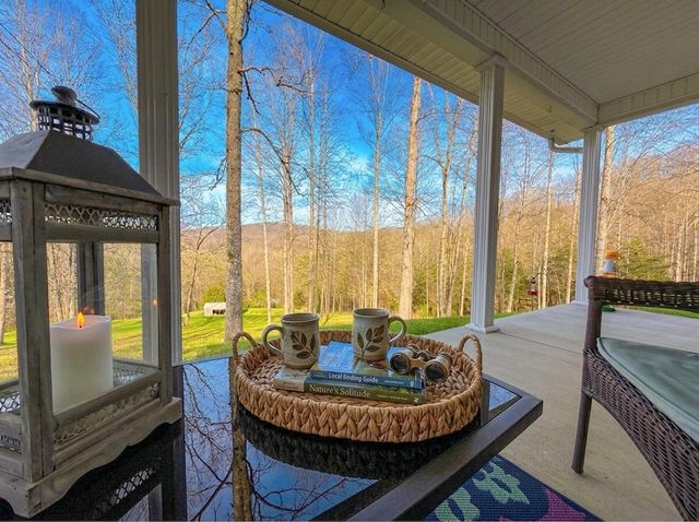 2563 Schoolhouse Hill Road, Mt Vernon, KY 40456