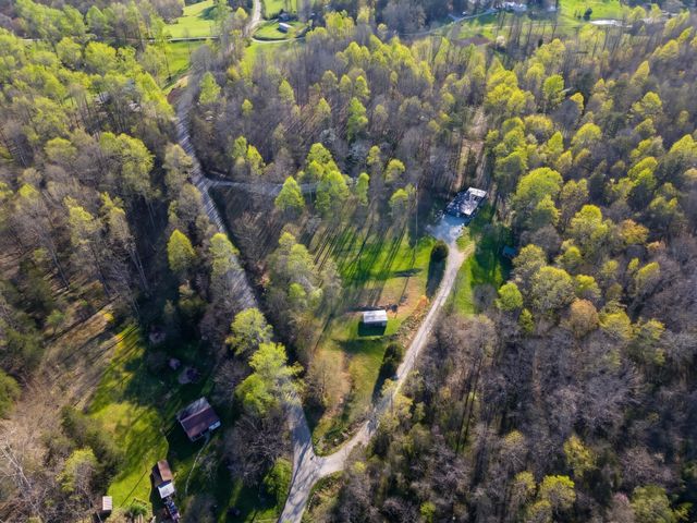 2563 Schoolhouse Hill Road, Mt Vernon, KY 40456