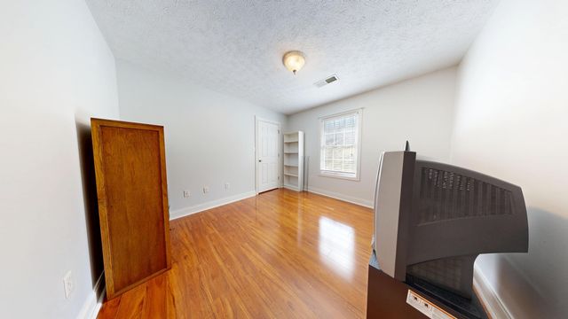 2563 Schoolhouse Hill Road, Mt Vernon, KY 40456