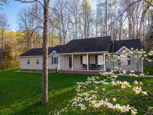 2563 Schoolhouse Hill Road, Mt Vernon, KY 40456