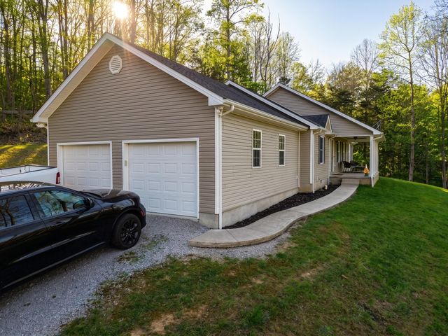 2563 Schoolhouse Hill Road, Mt Vernon, KY 40456