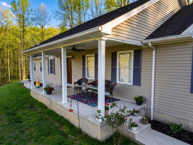 2563 Schoolhouse Hill Road, Mt Vernon, KY 40456
