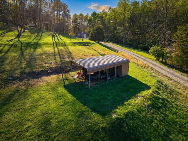 2563 Schoolhouse Hill Road, Mt Vernon, KY 40456