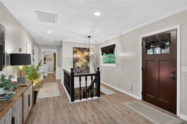 103 Pineneedle Drive, Westminster, SC 29693