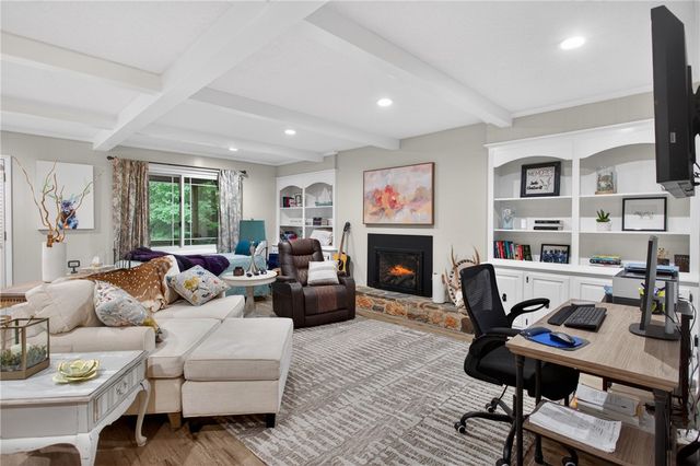 103 Pineneedle Drive, Westminster, SC 29693