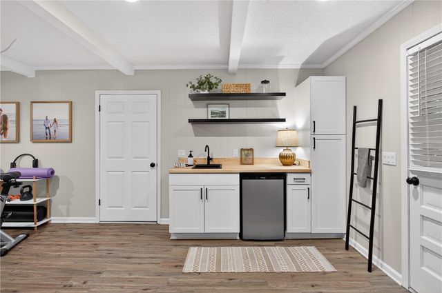 103 Pineneedle Drive, Westminster, SC 29693