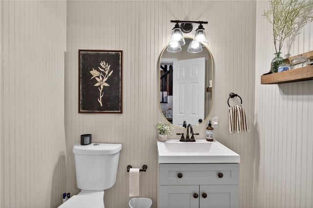 103 Pineneedle Drive, Westminster, SC 29693