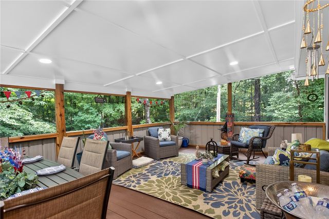 103 Pineneedle Drive, Westminster, SC 29693