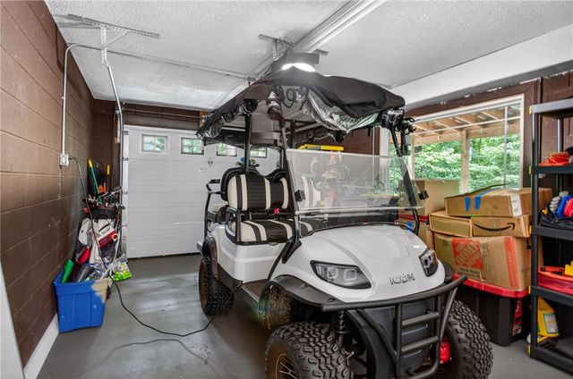 103 Pineneedle Drive, Westminster, SC 29693