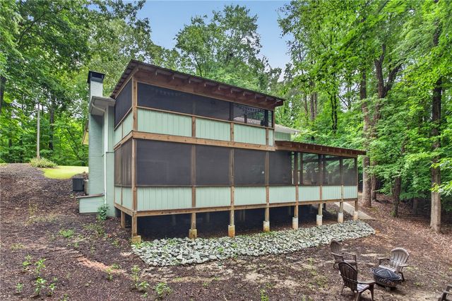 103 Pineneedle Drive, Westminster, SC 29693