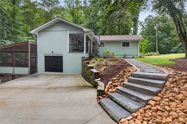 103 Pineneedle Drive, Westminster, SC 29693
