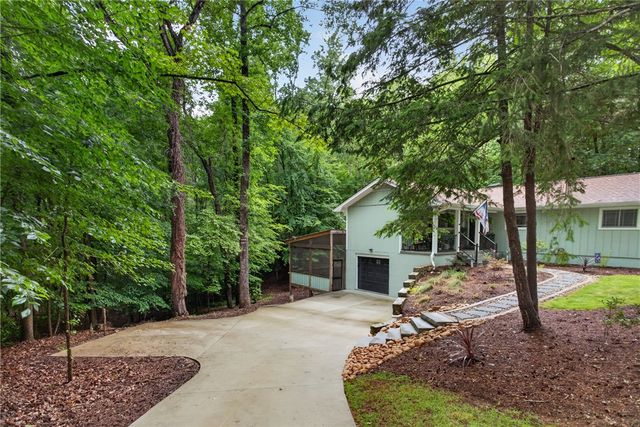 103 Pineneedle Drive, Westminster, SC 29693