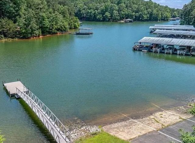 103 Pineneedle Drive, Westminster, SC 29693