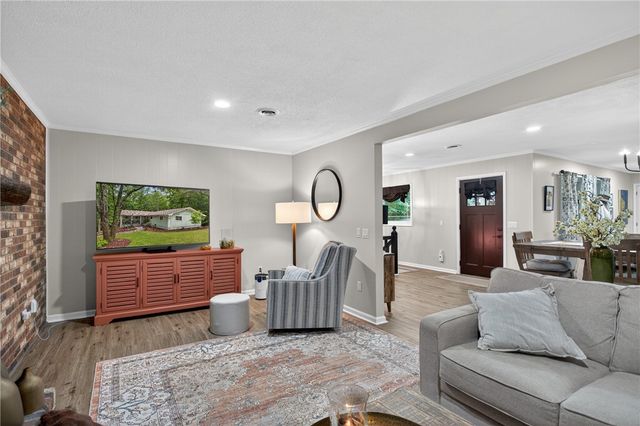 103 Pineneedle Drive, Westminster, SC 29693