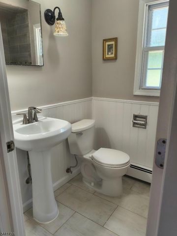 61 East Ave, Washington Twp., NJ 07853