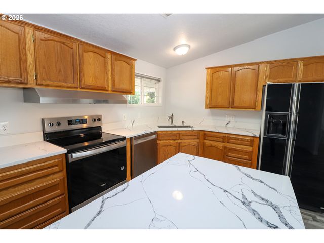 503 S 51ST Pl, Springfield, OR 97478