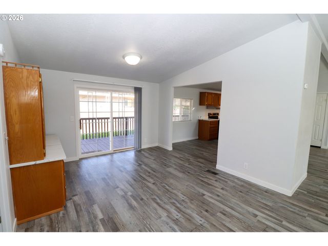 503 S 51ST Pl, Springfield, OR 97478