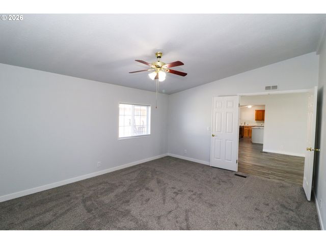 503 S 51ST Pl, Springfield, OR 97478