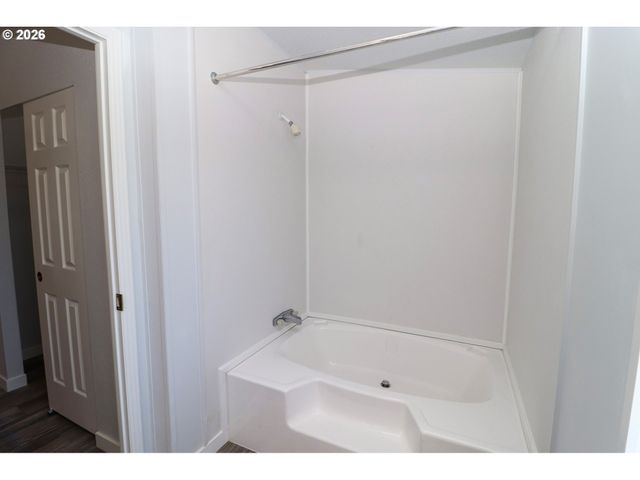 503 S 51ST Pl, Springfield, OR 97478