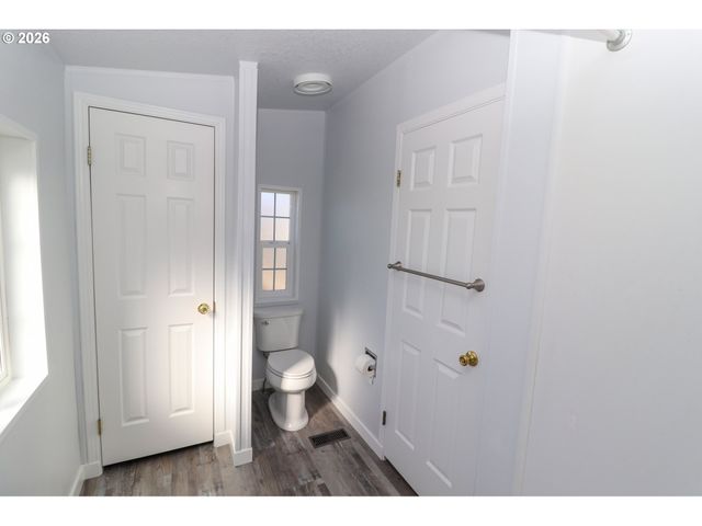 503 S 51ST Pl, Springfield, OR 97478