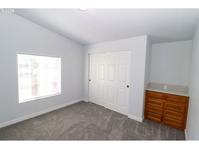 503 S 51ST Pl, Springfield, OR 97478