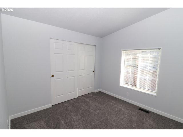 503 S 51ST Pl, Springfield, OR 97478