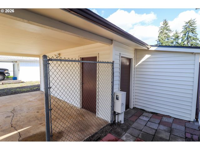 503 S 51ST Pl, Springfield, OR 97478